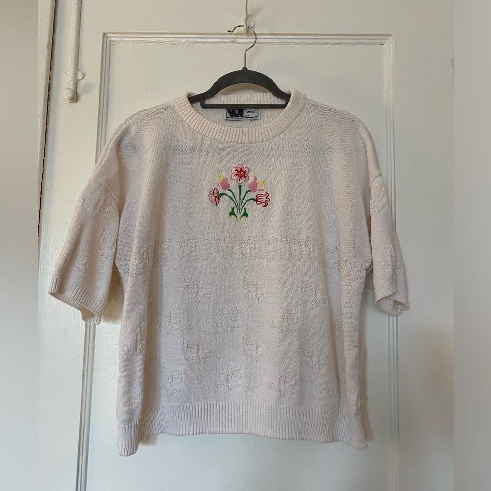 Vintage 70s Cream Knit Sweater with Floral Embroidery Short Sleeve Size Medium